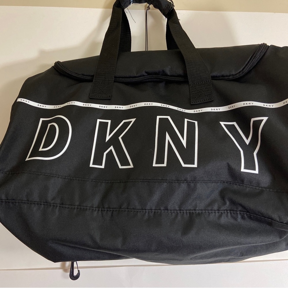 DKNY BRAND NEW duffle bag medium with tags